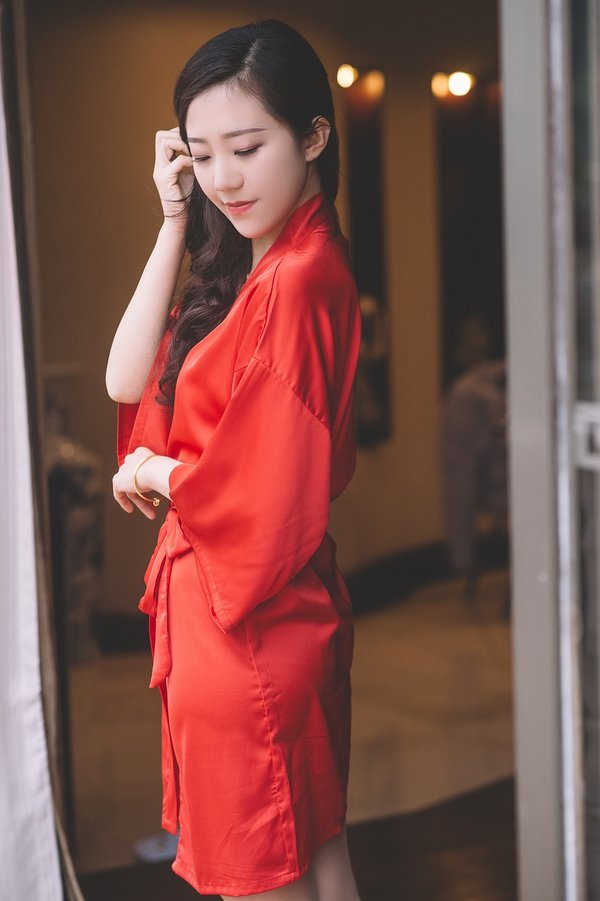 Découvrez le confort et l'élégance d'un peignoir léger